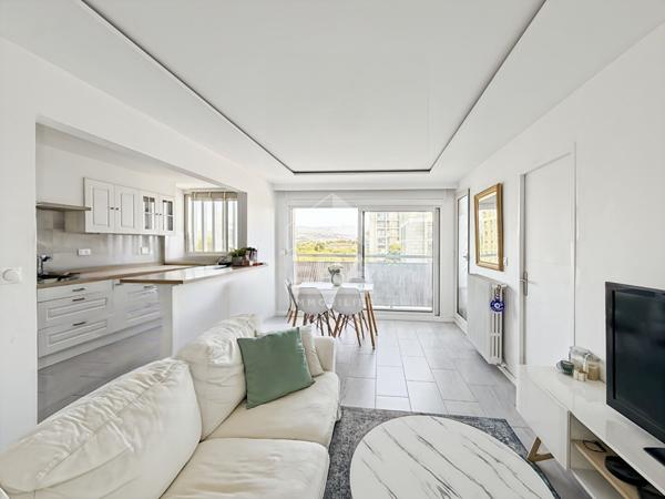 Appartement T3 rénové stationnement extérieur secteur Lacordaire