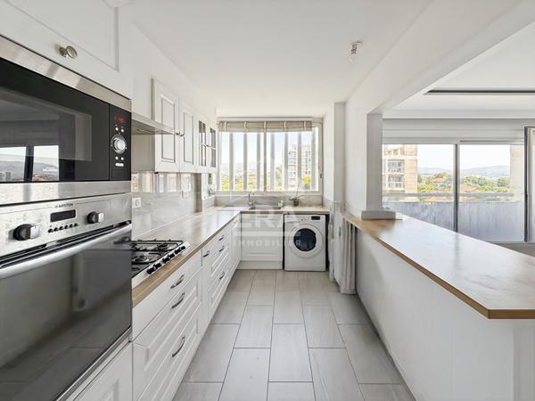 Appartement T3 rénové stationnement extérieur secteur Lacordaire