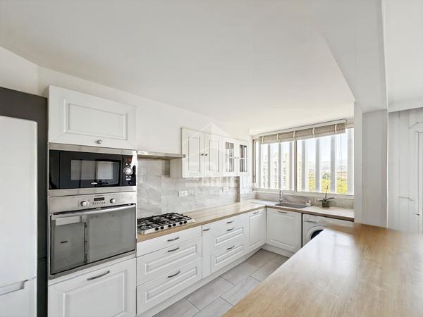 Appartement T3 rénové stationnement extérieur secteur Lacordaire