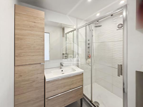 Appartement T3 rénové stationnement extérieur secteur Lacordaire