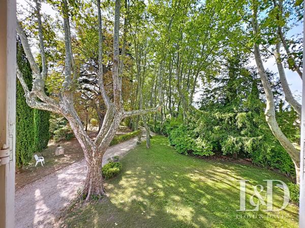 AIX-EN-PROVENCE - Propriété rare avec parc arboré et fort potentiel