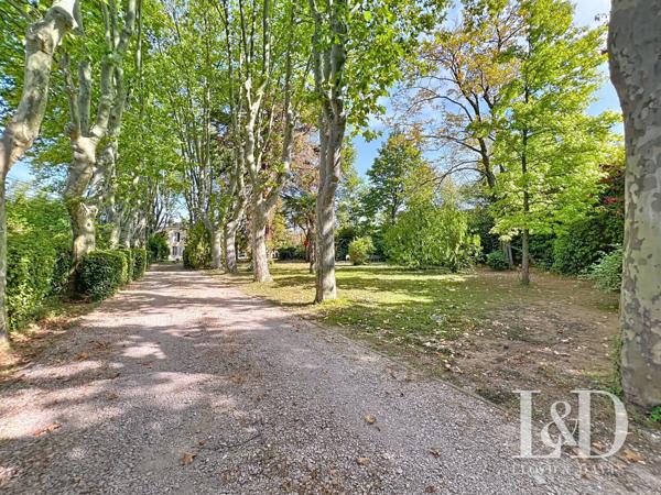 AIX-EN-PROVENCE - Propriété rare avec parc arboré et fort potentiel