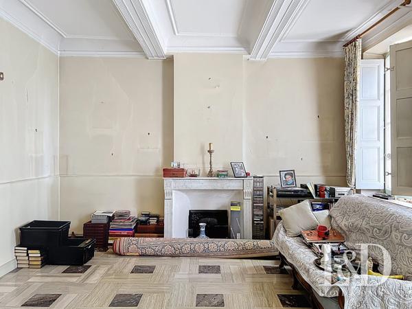 AIX-EN-PROVENCE - Propriété rare avec parc arboré et fort potentiel