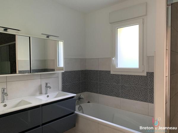 Maison de plain-pied à Louverné