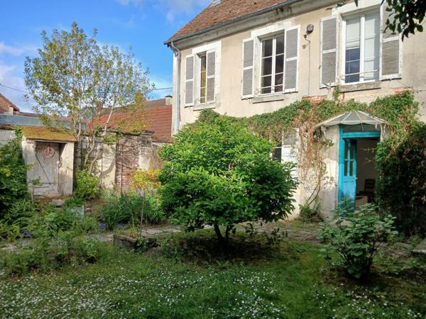 Demeure de caractère, atypique, chargée d'histoire