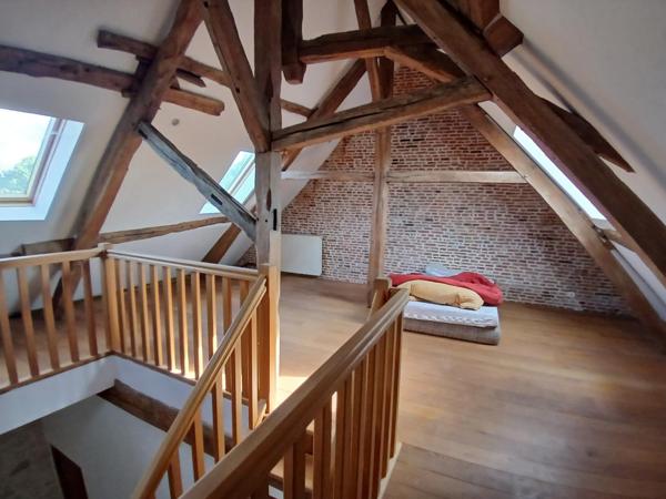 Demeure de caractère, atypique, chargée d'histoire