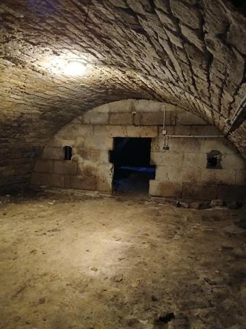 Demeure de caractère, atypique, chargée d'histoire