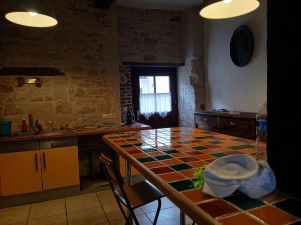 Demeure de caractère, atypique, chargée d'histoire