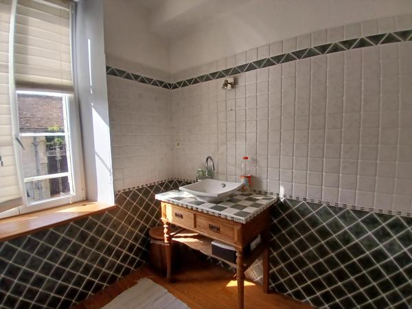 Demeure de caractère, atypique, chargée d'histoire