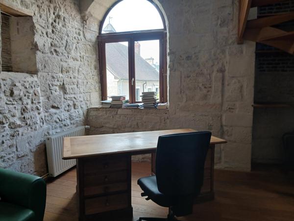 Demeure de caractère, atypique, chargée d'histoire