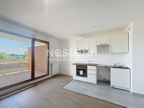 A louer : Saint Cyr L Ecole, appartement de 2 pièces de  41.72 m2 avec loggia, parking et cellier