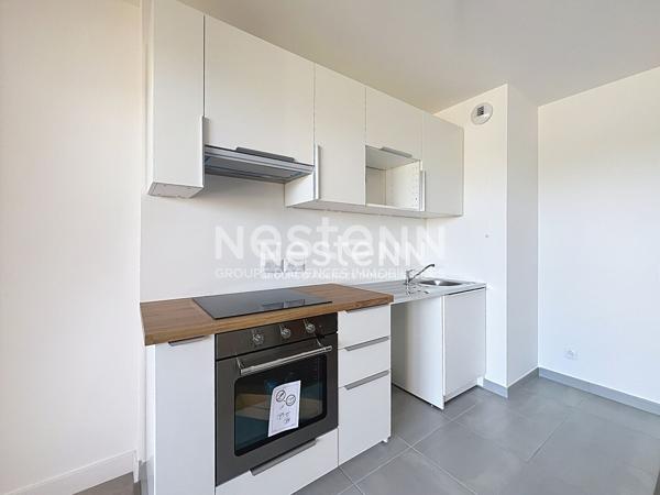 A louer : Saint Cyr L Ecole, appartement de 2 pièces de  41.72 m2 avec loggia, parking et cellier