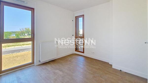A louer : Saint Cyr L Ecole, appartement de 2 pièces de  41.72 m2 avec loggia, parking et cellier