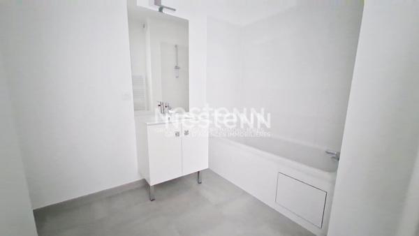 A louer : Saint Cyr L Ecole, appartement de 2 pièces de  41.72 m2 avec loggia, parking et cellier