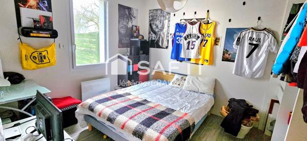 Plain-pied contemporain au calme, à deux pas du centre et des plages.