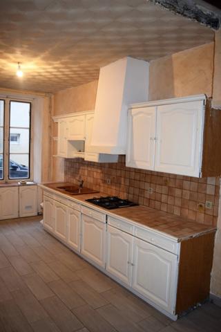 MAISON ANCIENNE, à deux pas des commerces