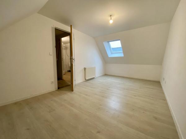 MAISON ANCIENNE, à deux pas des commerces