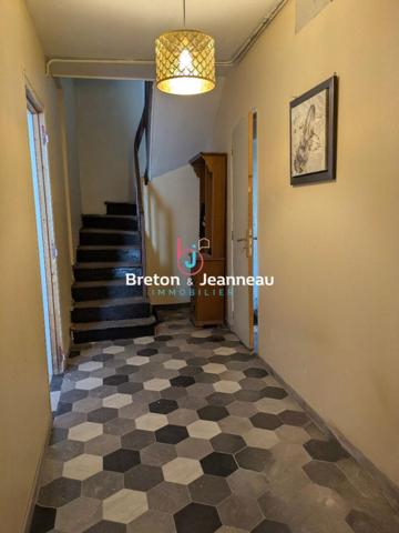 Maison à rénover à Evron