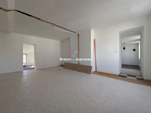 Maison à rénover à Evron