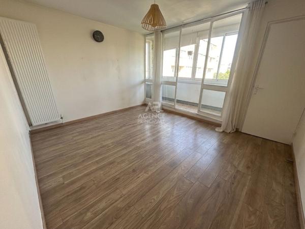Appartement Poissy 2 pièce(s) 42.72 m2 165 000 € **  - Référence  9321