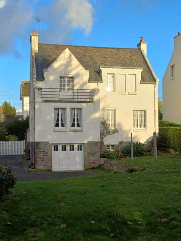 Morlaix (29600) Morlaix Coat Serho, maison d'architecte des années 30 sur 700 m2 de terrain clos, 4 chambres.