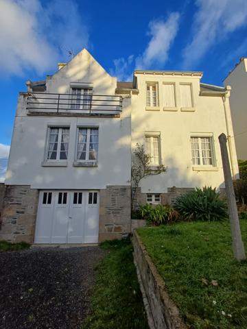 Morlaix (29600) Morlaix Coat Serho, maison d'architecte des années 30 sur 700 m2 de terrain clos, 4 chambres.