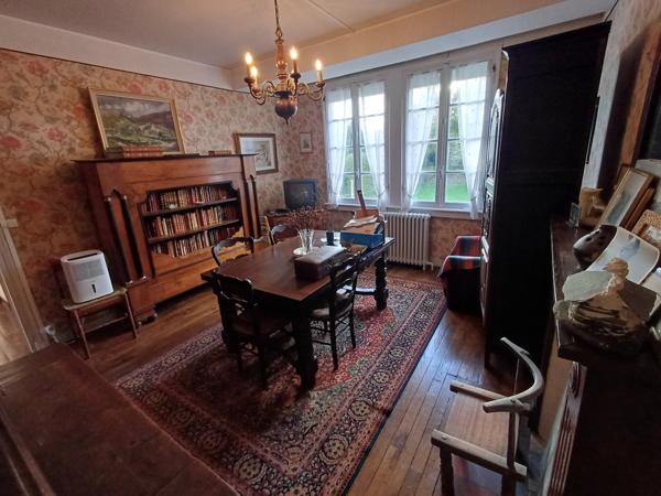 Morlaix (29600) Morlaix Coat Serho, maison d'architecte des années 30 sur 700 m2 de terrain clos, 4 chambres.