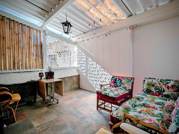 Immeuble Cazères avec local commercial et T3 en duplex