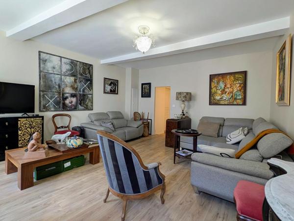 Immeuble Cazères avec local commercial et T3 en duplex