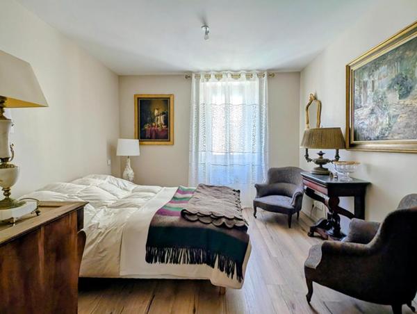 Immeuble Cazères avec local commercial et T3 en duplex