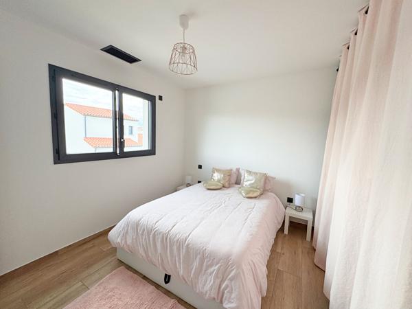 VILLELONGUE DE LA SALANQUE - Maison récente 4 pièces de 102 m² avec GRAND GARAGE et JARDIN de 586 m²