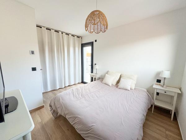 VILLELONGUE DE LA SALANQUE - Maison récente 4 pièces de 102 m² avec GRAND GARAGE et JARDIN de 586 m²