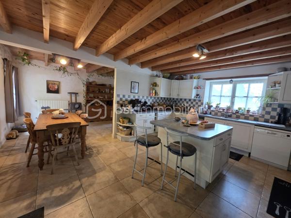 Maison en pierre de caractère – Calme absolu – à vendre sur Barbaste
Amoureux de la pierre, de l’espace et de la nature, ce bien est fait pour vous.
Nichée dans un environnement préservé, sans aucune nuisance ni vis-à-vis, cette superbe maison en pierre située à Barbaste offre un cadre de vie rare, alliant authenticité, confort moderne et beaux volumes.

Développée sur deux niveaux, la maison se compose :
  Au rez-de-chaussée :
Un hall d’entrée accueillant
Une buanderie
Un WC indépendant
Une vaste pièce de vie 
Une cuisine fonctionnelle
Un salon chaleureux avec une belle cheminée
Une suite parentale d'une superficie de plus de 24 m² avec salle d’eau et wc 

   À l’étage / Mezzanine :
Une mezzanine ouverte sur le salon, apportant volume et cachet, idéale pour créer un espace bureau donnant sur un balcon 
Une seconde suite parentale mansardée avec salle de bain ,WC dressing d'une superficie d'environ 24 m²

A l'opposé de la maison un palier desservant deux belles chambres de 15 m² et 25 m² avec une salle de bain attenante avec wc douche et baignoire.

   Au total :
4 chambres
2 salles de bain + 1 salle d’eau
4 WC

  Prestations et confort
Chauffage par pompe à chaleur air /eau avec radiateurs
Cheminée
Production d’eau chaude thermodynamique (2021)
Double vitrage
Volets bois
Assainissement individuel avec pompe de relevage

   Extérieurs & dépendances
Implantée sur un magnifique jatdin arboré et clôturé de 6 040 m², la propriété offre un véritable havre de paix :
Piscine 10 x 5 m, au sel, avec volet immergé, idéale pour profiter des beaux jours
Cellier, chaufferie attenant à la maison
Abri bois et espaces de stockage

Fort potentiel : possibilité de créer un gîte, ou un espace indépendant

- Taxe foncière : 2 600 €

  Les + du bien
✔ Maison en pierre pleine de charme
✔ Beaux volumes et distribution fonctionnelle
✔ Calme absolu, aucun vis-à-vis
✔ Piscine et grand terrain

j'ai hâte de vous faire découvrir cette propriété