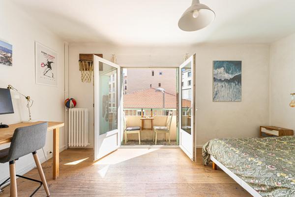 Appartement familial avec balcon végétalisé – Endoume 7ème