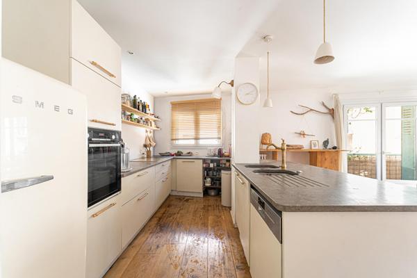 Appartement familial avec balcon végétalisé – Endoume 7ème