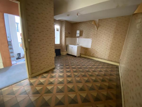 Spécial investisseur, bel immeuble de rapport à rénover