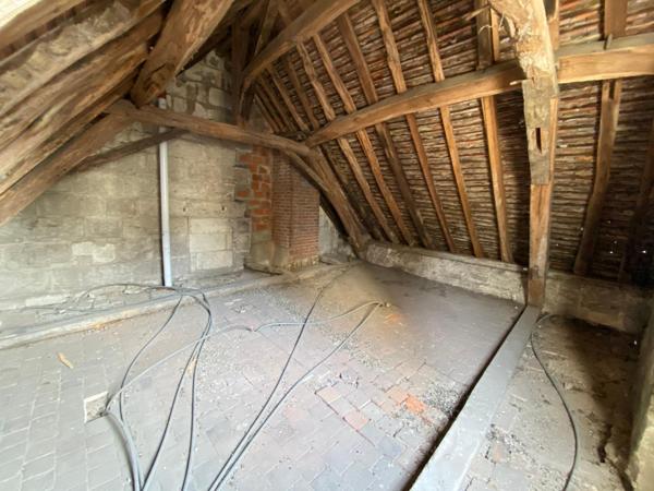 Spécial investisseur, bel immeuble de rapport à rénover