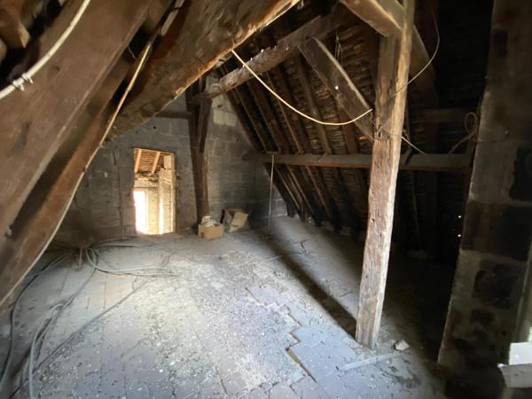 Spécial investisseur, bel immeuble de rapport à rénover