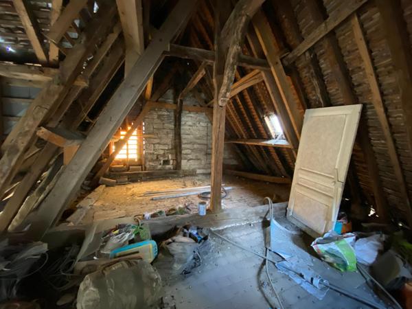 Spécial investisseur, bel immeuble de rapport à rénover