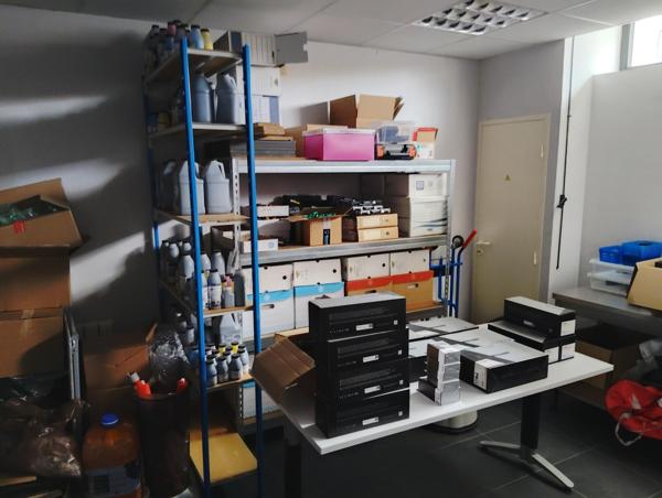 Fonds De Commerce à LOUVIGNY, 14111 - 3 pièces 81m²