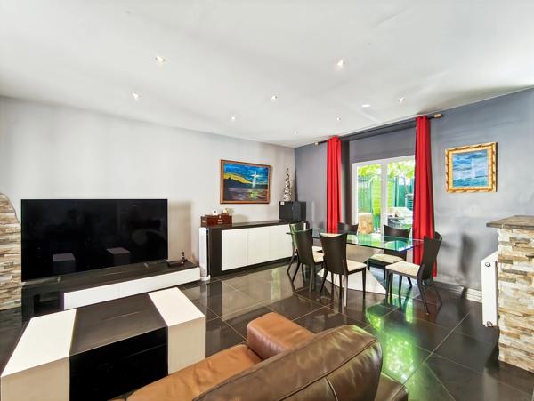 Maison de caractère en centre-ville 180 m² - DOUVAINE (74)