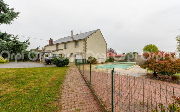 Maison à vendre    6 pièces •  Saint-Pierre-de-Fursac