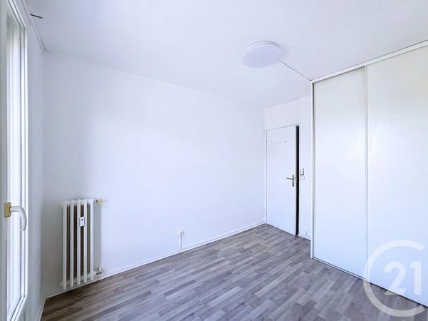 Appartement F3 à vendre  3 pièces - 53,20 m 2   LAVAL  - 53