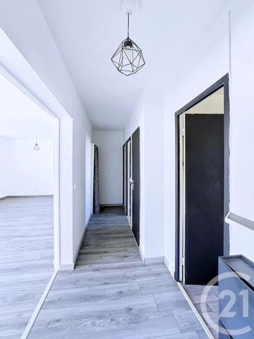 Appartement F3 à vendre  3 pièces - 53,20 m 2   LAVAL  - 53