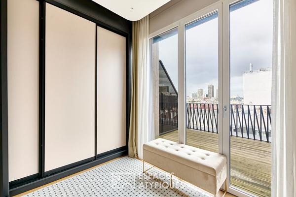 Appartement rénové avec terrasse