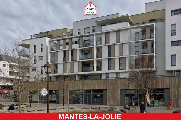 A VENDRE - APPARTEMENT T3 AVEC TERRASSE ET PARKING 2 VOITURES - BELLE PIECE DE VIE AVEC CUISINE US - TERRASSE - ETAT IMPECCABLE