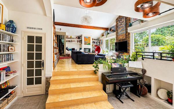 Maison à vendre    5 pièces • 158 m2 Montreuil
