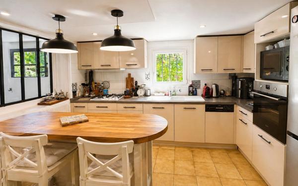 Maison à vendre    5 pièces • 158 m2 Montreuil