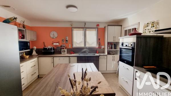 Maison à vendre 6 pièces 198 m² Pourrières