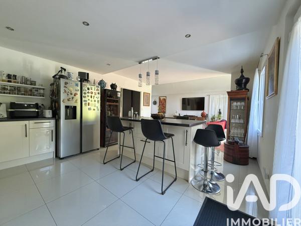 Maison à vendre 6 pièces 137 m² Montigny-le-Bretonneux